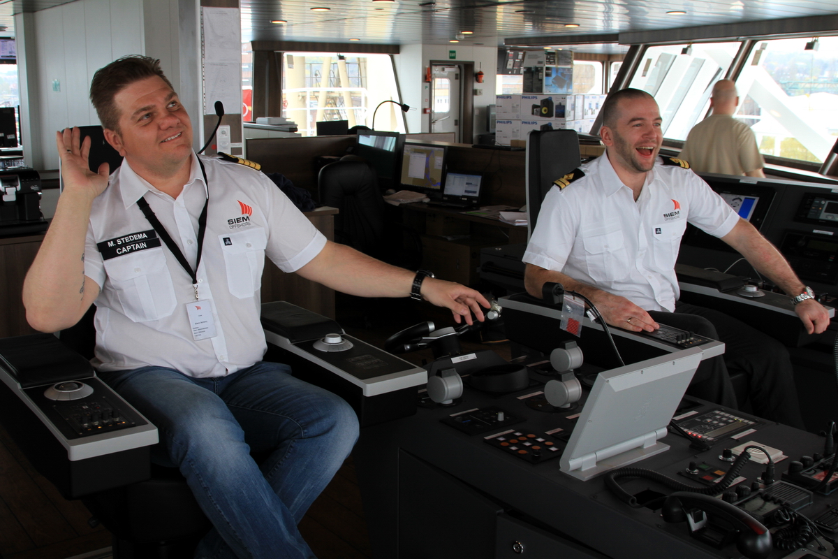 Pełna radość... Kapitanowie Marcel Stedema (z lewej) i Samuel Visch na mostku